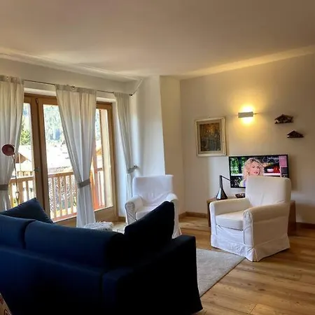 A Apartment Pinzolo