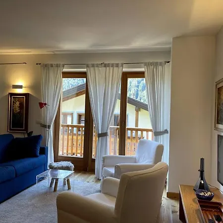 A Apartment Pinzolo